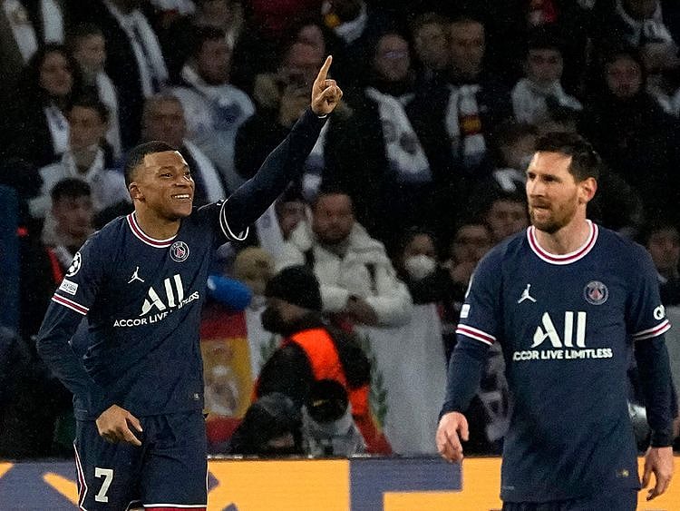 Football - Mbappe & Messi