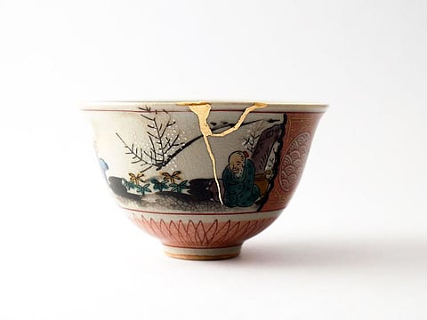 We sat down with a ceramist based in Kyoto, who tells us about the golden repair method of Japanese artisans - the kintsugi.