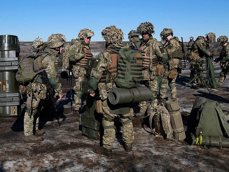 20220223 ukranian servicemen