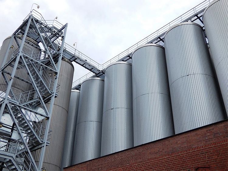 Oil storage, oil barrel, oil refinery