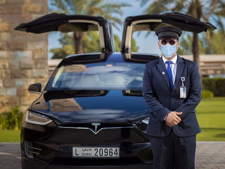 RTA adds one year to operating life of limos in Dubai