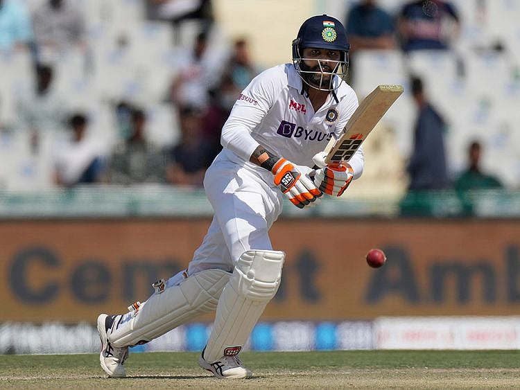 Cricket - Jadeja ton 
