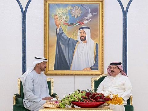 His Highness Sheikh Mohamed bin Zayed Al Nahyan, Crown Prince of Abu Dhabi and Deputy Supreme Commander of the Armed Forces, met King Hamad bin Isa Al Khalifa of Bahrain today in Abu Dhabi