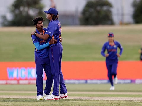 India’s Pooja Vastrakar and Jhulan Goswami 