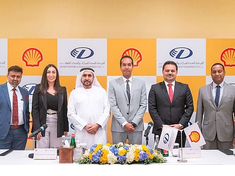 Neeraj Kumar, Sales Manager; Afaf Al Kontar, Chief Operating Officer of United Motors & Heavy Equipment, Abdulla Darwish Ahmed Alketbi, Group Managing Director of Darwish Bin Ahmed & Sons Group, Haytham Yehia - General Manager of Shell Middle East, Ali Al Janabi - Country Chairman of Shell Group of Companies in the UAE, Jagadish Gorla – Regional Sales Manager Lubricants ME