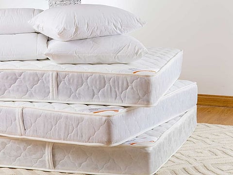 These Queen size mattress and the magnetic fibre pillow are available at Homes r Us stores.