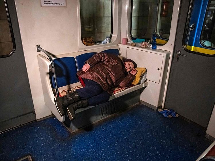 ukraine elderly-1647694352685