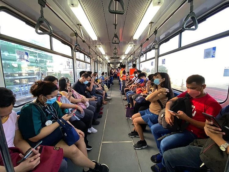 Free train ride MRT 3 Manila