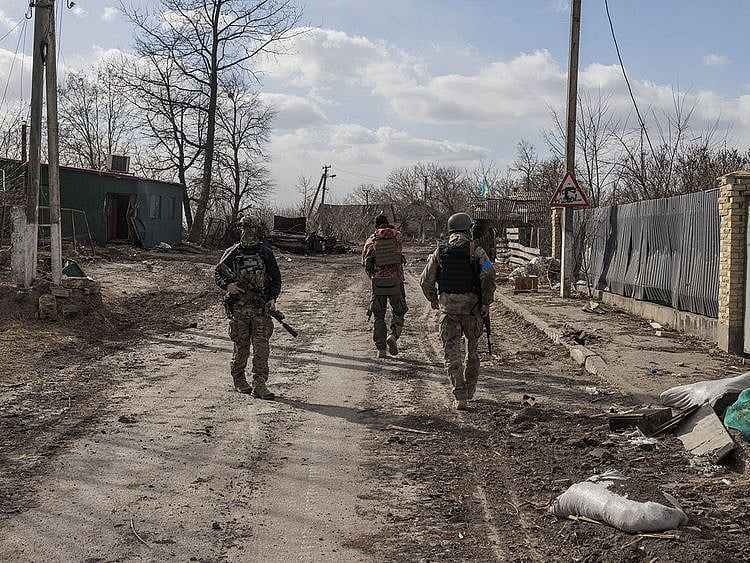 2022-03-28T141201Z_405324026_RC21BT99NPPG_RTRMADP_3_UKRAINE-CRISIS-KYIV-DEFENCE-(Read-Only)