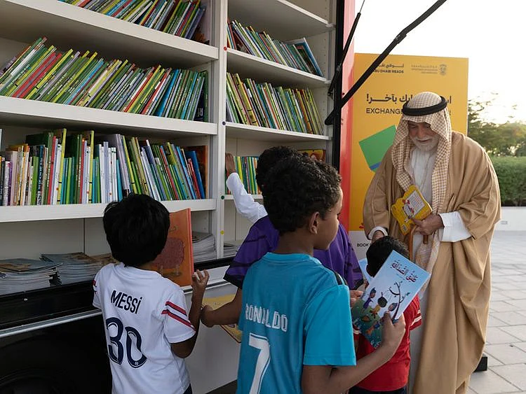 Library on Wheels by Adek in March 2022