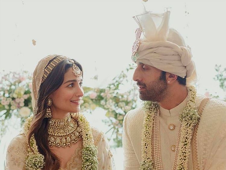 20220421 ranbir alia