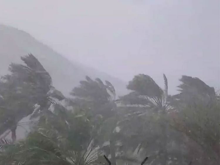 NCM issues yellow and orange alert for convective clouds in some areas till 8pm.