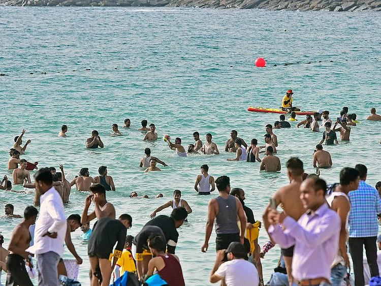 beach Dubai eid