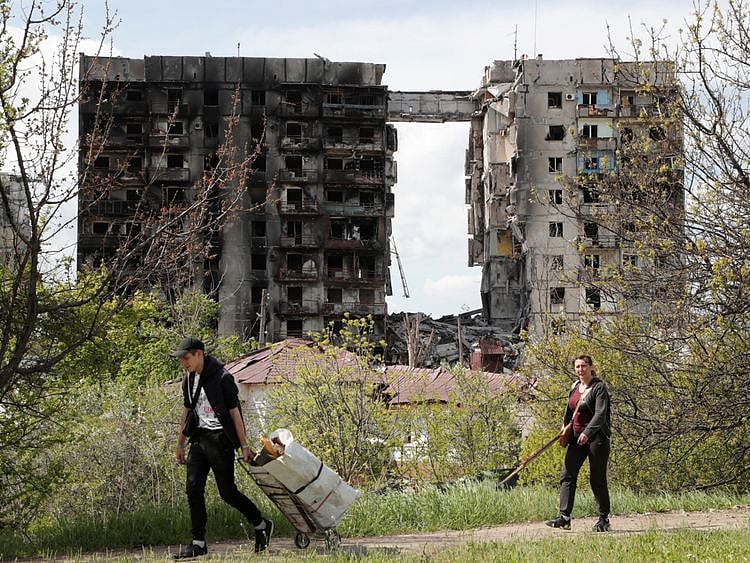 Copy of 2022-05-03T202814Z_2026154550_RC2SZT99DTYM_RTRMADP_3_UKRAINE-CRISIS-MARIUPOL-1651653275766