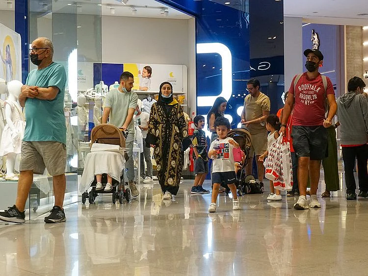 Stock - Dubai Mall / Shopping