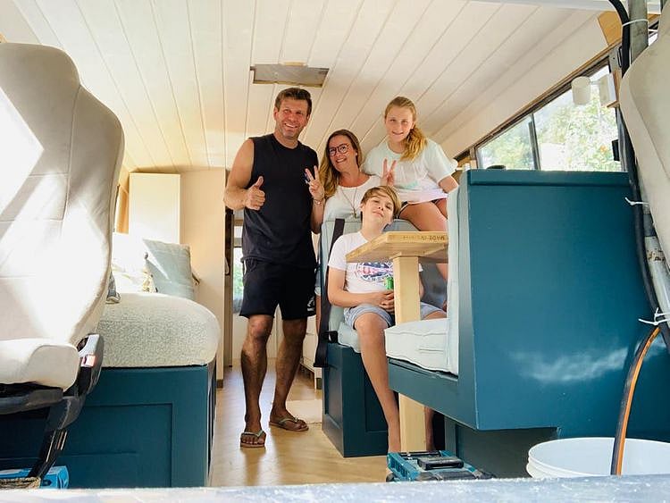 NAT family world tour bus1I86-1651813929531