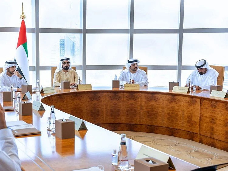 mbr-chairs-dubai-council-meeting-1652190381081