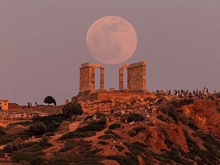 Pictures: Stunning views of the rare Super Flower Blood Moon eclipse
