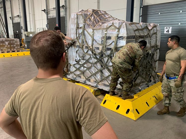 Copy of 2022-05-21T143737Z_1972901828_RC2QBU9JHTHK_RTRMADP_3_SUPPLY-CHAIN-BABYFORMULA-RAMSTEIN [1]-1653233666799