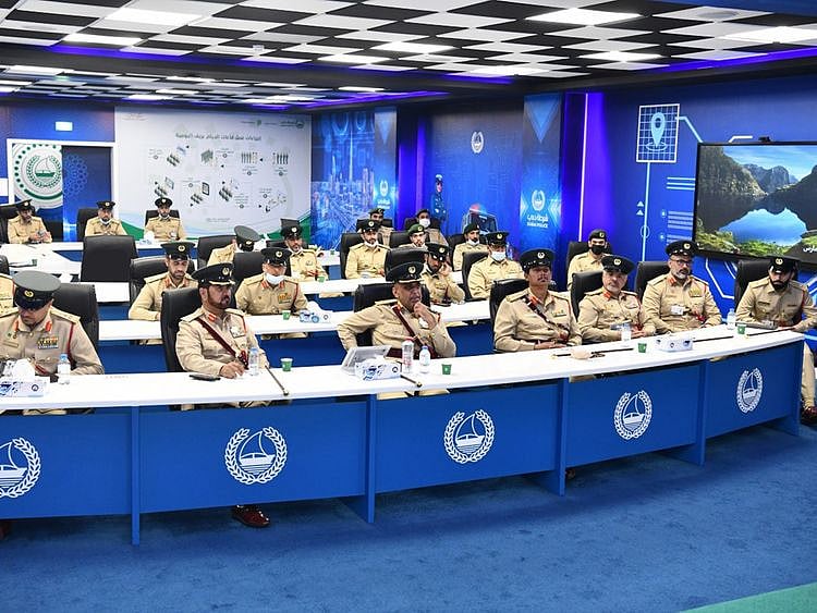 Al-Mansouri-inspects-Al-Raffa-Police-Station-1 (1)-1653397179480