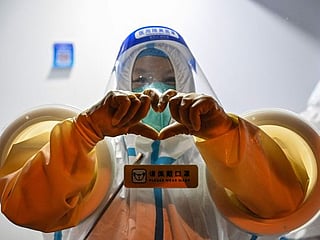 Photos: Shanghai bursts back to life as COVID-19 lockdown lifts