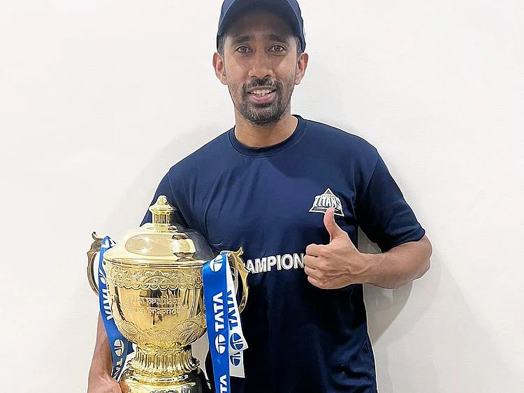 IPL - Saha & Gill