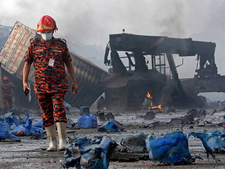 Bangladesh depot fire