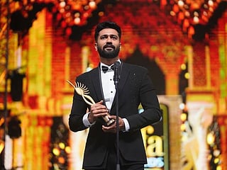 IIFA 2022: Bollywood actors Vicky Kaushal and Kriti Sanon win major awards