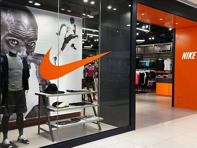 STOCK Nike
