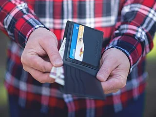 Struggling to save? 5 money traps to avoid in your 30s