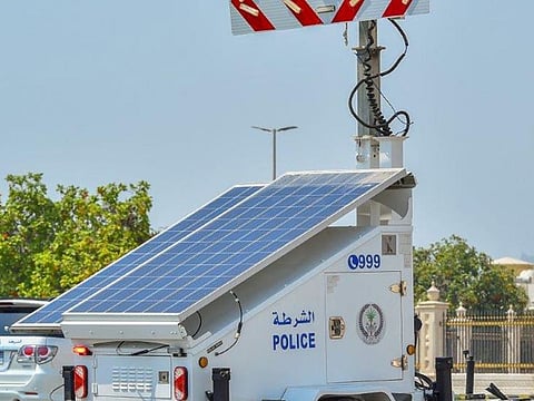 The trailer is characterised by strong solar-powered lights that alert from the farthest possible distance, according to special standards and in different climatic conditions.