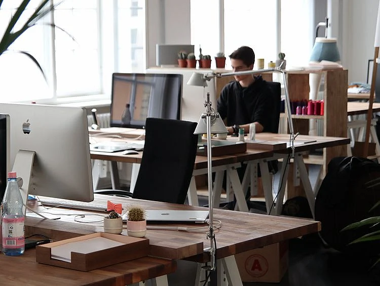 flexi desks uae