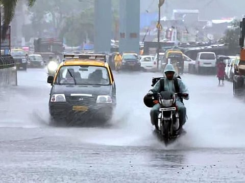 India: Heavy rain, thunderstorm lash Mumbai city