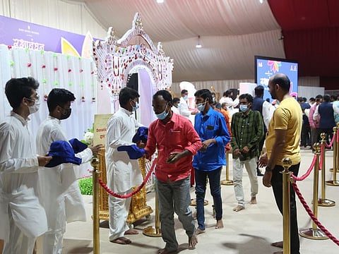 Thousands of blue-collar workers from over 20 companies took part in the occasion