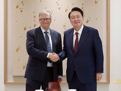 South Korean President Yoon Suk Yeol, right, during his meeting with Bill Gates in Seoul, on August 16, 2022. 