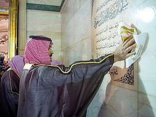 Photos: Saudi crown prince washes Holy Kaaba on behalf of King Salman
