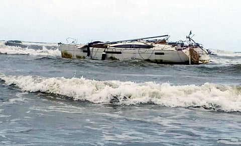 A suspicious boat with three AK-47 rifles and bullets found off Harihareshwar Beach in  Raigad on  Thursday, August 18, 2022.