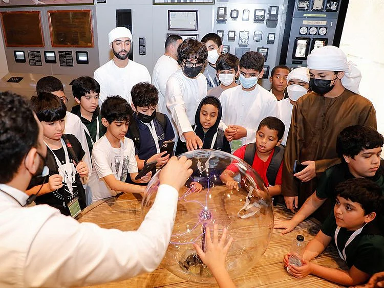 DEWA’s-Innovation-Centre-receives-delegation-from-Watani-Al-Emarat-Foundation-1660987218986