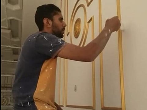 Watch video: Wall painter takes Egypt by storm