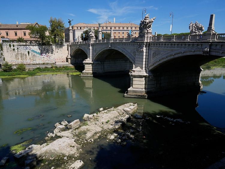 tiber bride-1661439684417