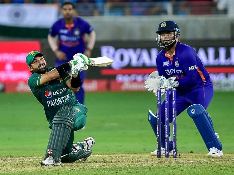 Pakistan beat India in Asia Cup Super 4 thriller in Dubai