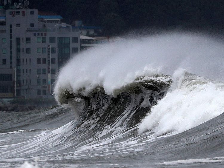 South_Korea_Asia_Typhoon_34377