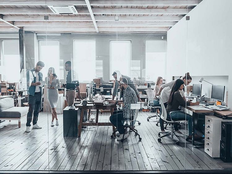 Starting a business in the UAE: Do I always need an office space? 