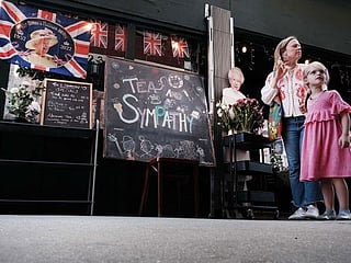 Photos: Death of Queen Elizabeth marked around world with tributes and flowers 