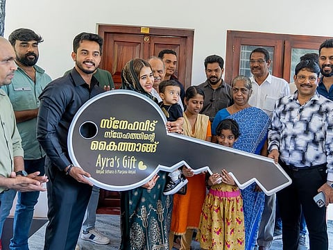 Amjad Sithara, Founder & Chairman – BCC Group International, handing over the key of newly constructed ‘Snehaveedu’.