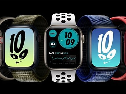 The move will deal a blow to Samsung Display Co. and LG Display Co., the two main suppliers of Apple Watch screens.