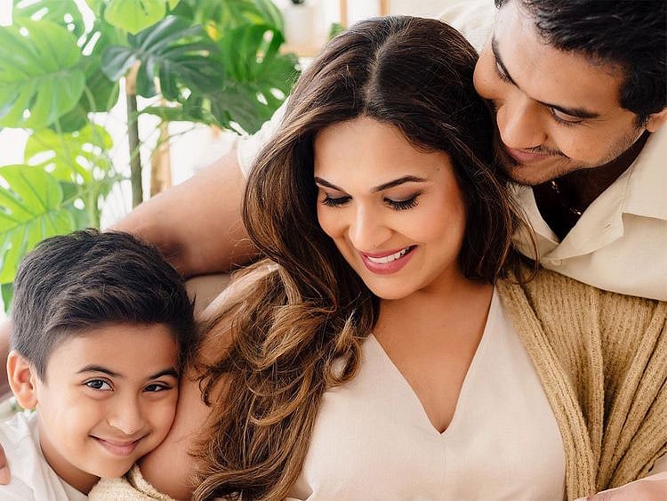 Soundarya Rajnikanth (left) and Vishagan Vanangamudi (right)