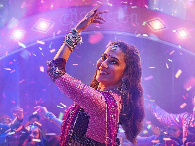 Madhuri Dixit Nene in ‘Maja Ma’