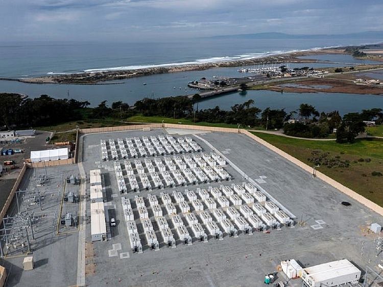 Tesla Megapack batteries installed in California