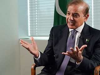 Sharif called for stronger awareness campaigns to encourage merchants to adopt QR-code payments and urged banks and financial institutions to accelerate the country’s transition to a cashless economy.